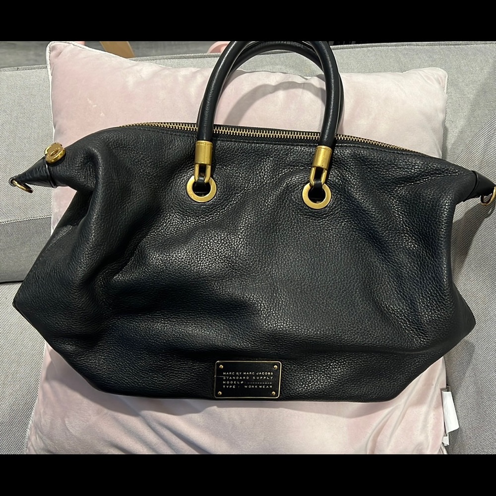 Marc by Marc Jacobs purse . In very good condition. Has been used with love :)